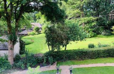 Luxury Attic Studio, heart of Uppermill, Saddleworth - Foto 8