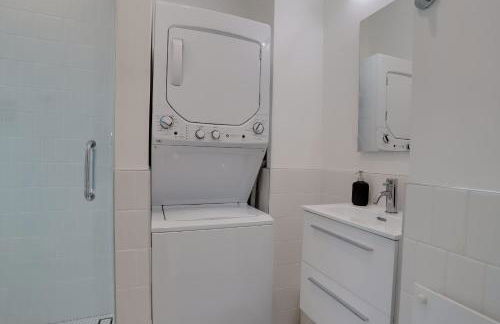 Sojourn's Eastern Market Carriage House Sleeps 2 - Foto 17