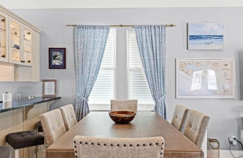 Seafoam – Beautiful 3BR Home with Heated Private Pool - 4 Min Walk to Beach! - Foto 37