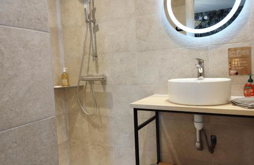 CoLiving des Moulins sur Crémieu 3étoiles - Proche de Lyon & Bugey - Foto 6