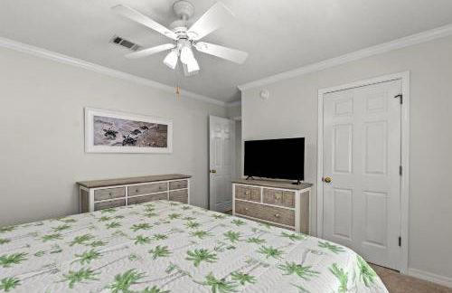 Steps Away-Game Room-Comm Pool-Golf Cart Deals - Foto 40