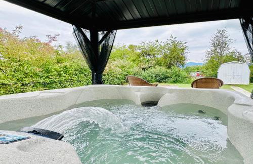 All Seasons Cottage - Game Room - Firepit By Zen Living Short Term Rental - Foto 5