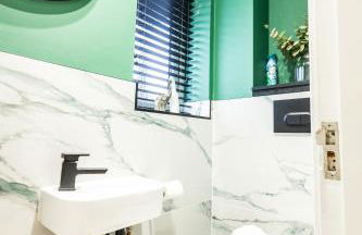 Charming Home in Bromsgrove - Perfect for Groups - Foto 59