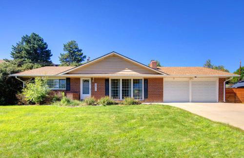 Family Retreat! By Denver + Hot Tub, Sleeps 10! - Foto 78