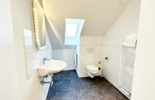 Suite-Apartment zentral in Krefeld mit hohen Decken - Foto 9