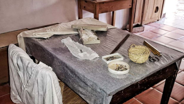 Veremos el lugar donde cosían las monjas