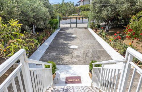 SEA & OLIVES HOUSE - Photo 38