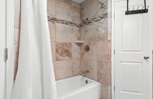 Poolside Paradise Game Room Fire Pit Hot Tub - Foto 29