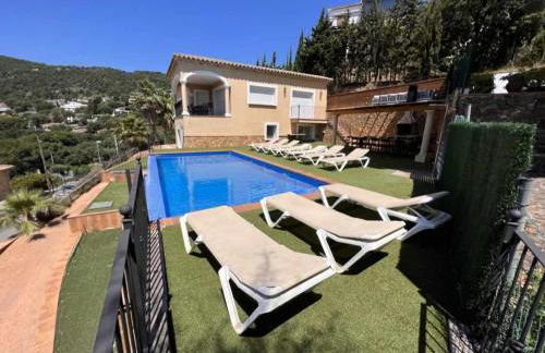 Casa Mas Ambros con piscina desbordante - Foto 5