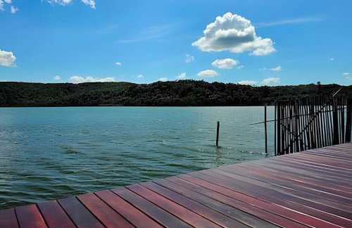 Conforto à beira da lagoa - Foto 26