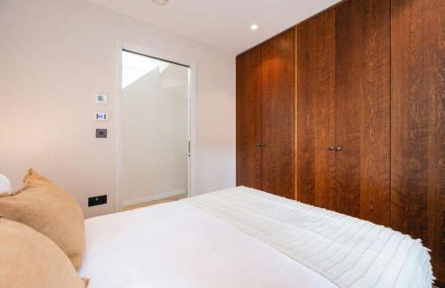 Covent Garden 2 bed 2 bath duplex - Photo 22