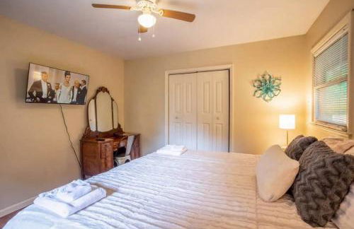 Rustic Mountain Cabin on River with Fireplace - Foto 9