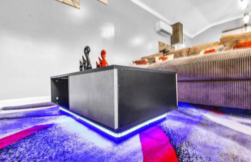 Spacious King Cottage-Mins from Downtown - Photo 5