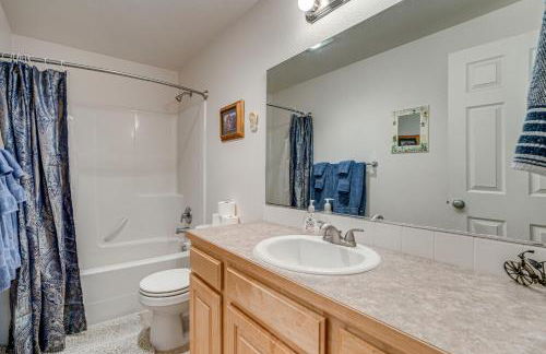 1 Mi to Moses Lake Home with Private Yard and Hot Tub - Foto 20