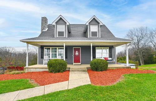 Williamstown Gem with Private Pool and Hot Tub! - Foto 2