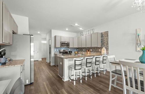 Little River 3BR Villa with Outdoor Movies & Fire Pit, Indoor Fire Place, Arcades, & Beach! - Foto 11