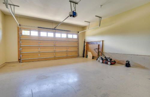 Hot Tub and Golf Course Views Luxe Sturgis Home! - Foto 45