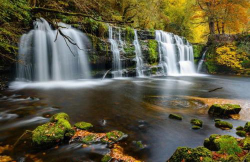 Dare Valley Cottage Ex miners cottage Near Zip World Pen y fan Waterfalls - Photo 30