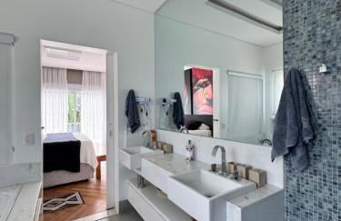 Casa de Luxo com Enxoval Completo, 4 Quartos, Área Gourmet, Piscina, Academia, Quadra Particular, Lago e Vista Privilegiada - Photo 66