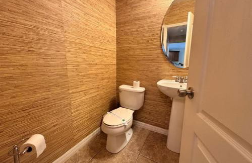 Incrível casa 5BD/5BA com piscina perto da Disney - Foto 32