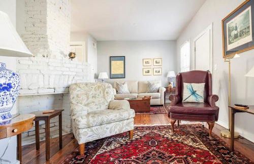 HISTORIC DOWNTOWN KING BED COTTAGE- PARKING and PATIO - Foto 42