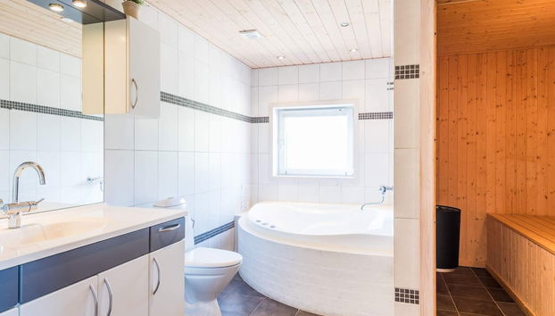 6 Person Holiday Home in Henne - Foto 5, Tratamientos de spa