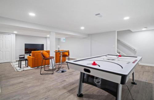 Spacious and Luxury Designed Ranch with Game Room - Foto 41