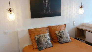 Le Bompard 50 m2 Villa Art Déco Plein centre avec jardin - Photo 3