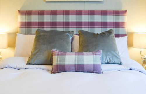 Riverside Lodge - Photo 12