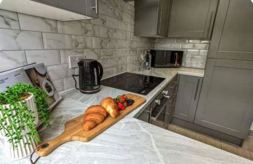 Spacious Bungalow in St Helens, 1-Min Drive to Carr Mill Bridge - Foto 12