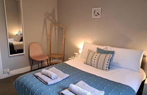 Llandudno apartment, quirky pub with tropical beer garden - Foto 18