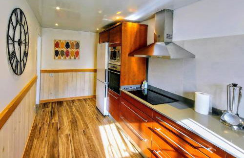 Cerca de Barcelona, y entre tres Parques Naturales, casa de 4 habitaciones y 2 baños con piscina, barbacoa y chimenea - Foto 13