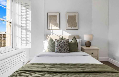 Beautiful 3-Bedroom House with Garden and Rooftop Retreat - Foto 33