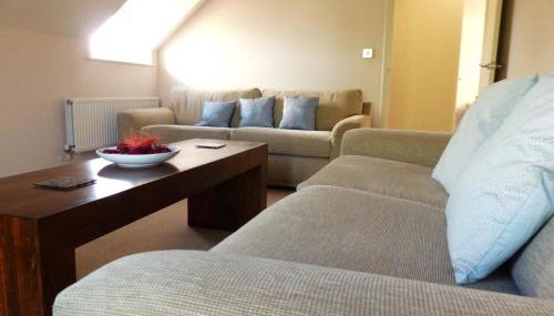 Basingstoke Apartments - St Raphael House, City Centre Charming Apartments - Photo 5