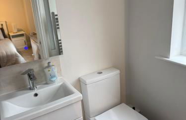 Central Aldershot Flat, Near Station & Town Centre - Foto 19