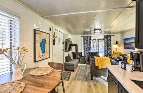 Walk to Lake Tahoe Cozy Zephyr Cove Cabin! - Foto 9