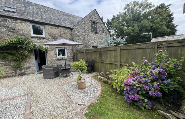 Beautiful Character Cottage - With Hot Tub - Photo 19