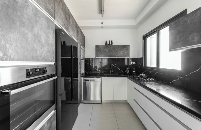 Stunning Sea View 4 BR Apt - Photo 6