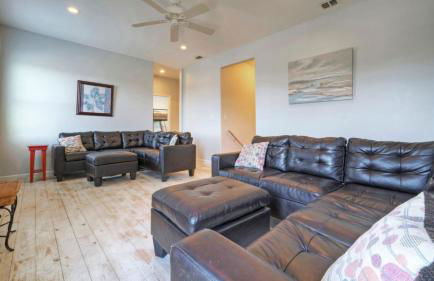 Sleeps 26 2 Homes w/ Waterfront Pool + Boat Dock Laguna Village Escape - Foto 40