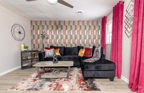 Rear deck w/ Soaking tub + Wi-Fi & Parking - Foto 2