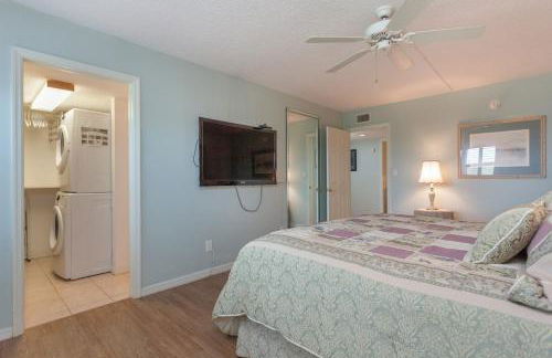 117 Cocoa Beach Club Direct Oceanfront Next to Pier, Dog Friendly! - Foto 27