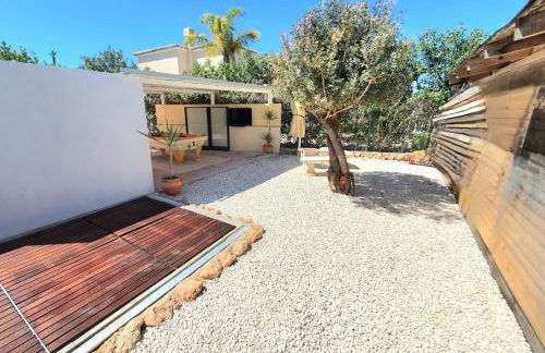 Oceanfront Villa - 8 rooms, 2 kitchens with pool, billiard table and Beach-Volleyball Court - Foto 16