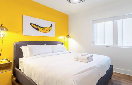 Dual Bachelor Pads w/ Rooftop Lounge & Games Sleeps 26 5 Min to Broadway - Foto 67