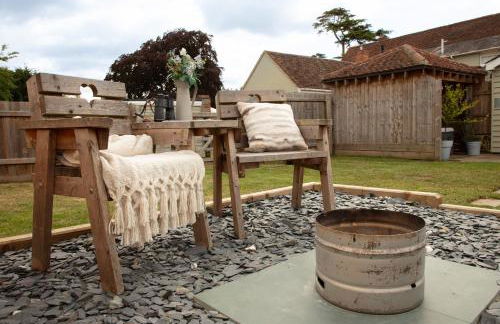 City to Country Retreat Luxury Cottage with Hot Tub - Foto 54