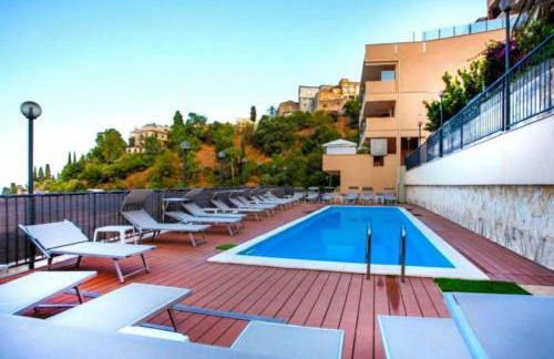 Mediterranean Apartment Pool & Parking - Foto 19
