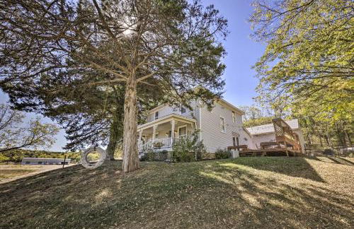 The Farm House with Deck and Historic Charm! - Foto 37