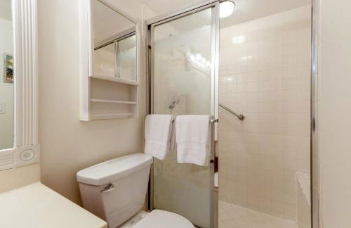 Sunrise beach views with top complex amenities and pool access! - Foto 25