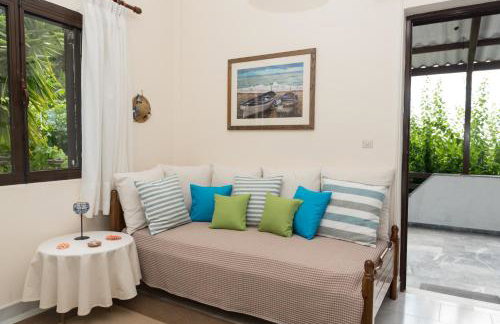 ILIOCHARI sea view apartments Oropos - Kalamos - Foto 11