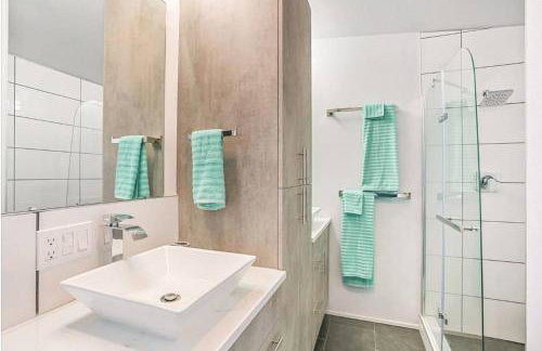 Waterfront Haven with Spectacular View in Bainbridge - Foto 10