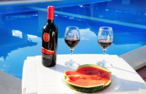 Villa Gioiosa Vacation in Sicily with private fenced pool & hydro-massage Please read, leggete, Host info before requesting - Foto 14